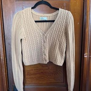 Hollister cream cropped v-neck cardigan with button up